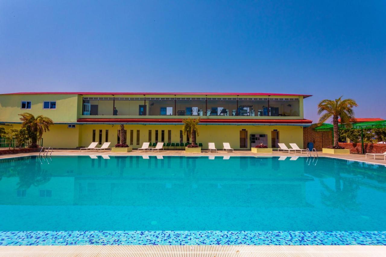 Lumbini Green Resort Bhagwanpur Esterno foto