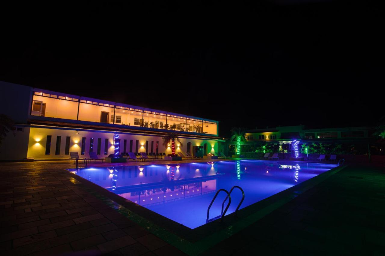 Lumbini Green Resort Bhagwanpur Esterno foto